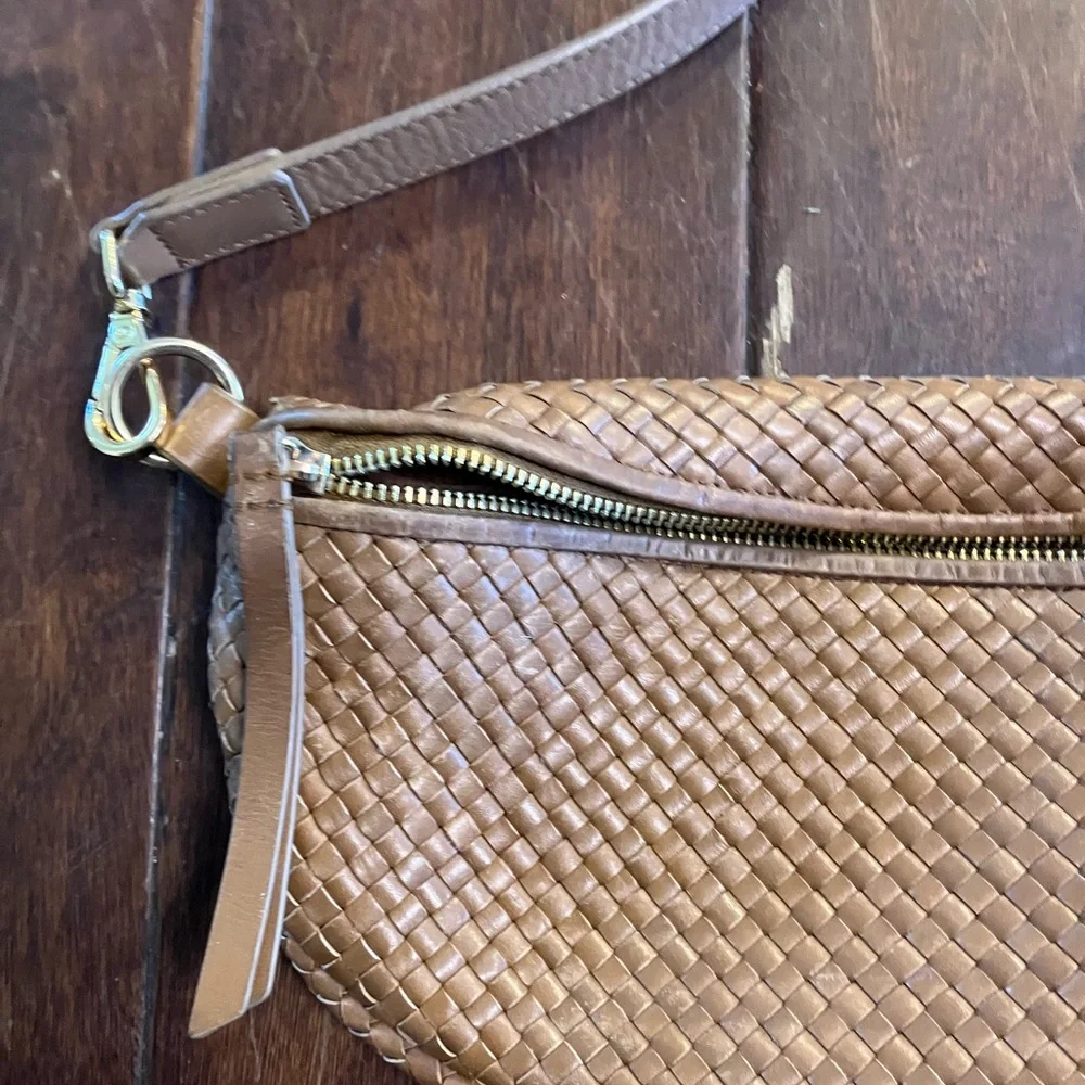 QUINCE brown cow leather Crossbody FOR REPAIR - Picture 2 of 5